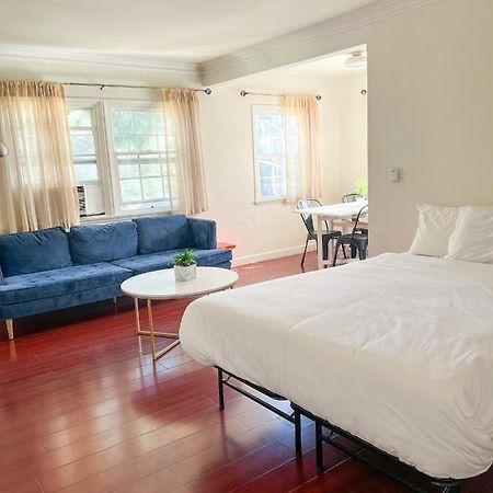 Charming Century City Condo Los Angeles Bagian luar foto